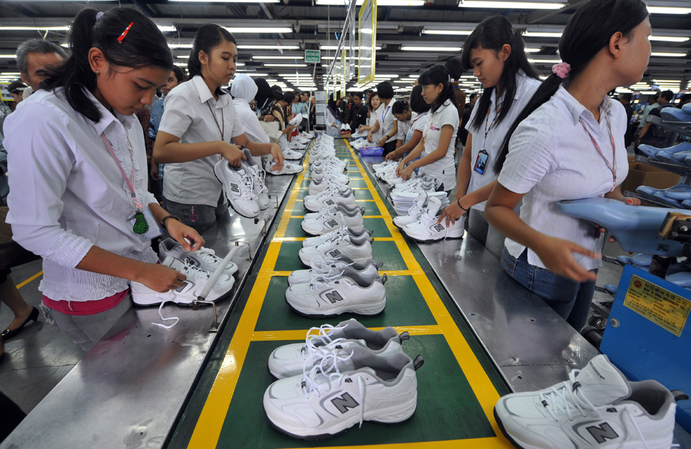 shoe assembly line