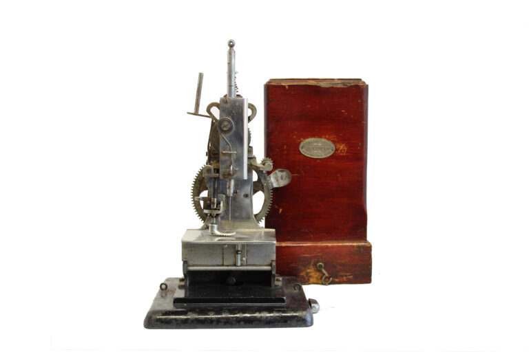 Cookson-Sewing-Machine-04-museum-global-web