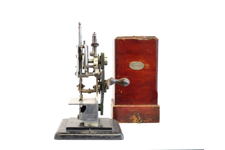 Cookson-Sewing-Machine-02-museum-global-web