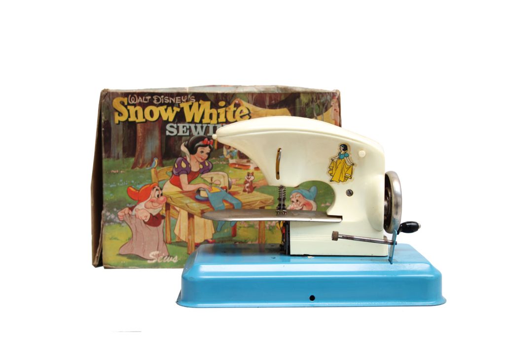 little-betty-W4D-disney-uk-01-01-toy-white-blue-musuem-global-web