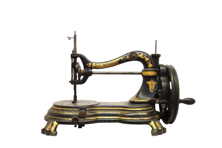 the-windsor-Royal-Sewing-Machine-Co-01-01-musuem-global-web