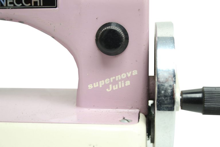 Necci-pink-01-03-supernova-julia-toy-italy-museum-global-web