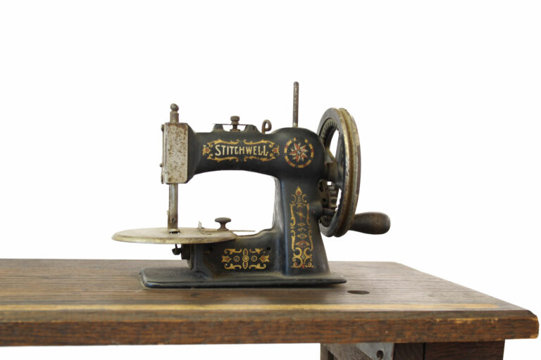 National-Sewing-Machine-Company-stitchwell-02-01-toy-usa-musuem-global-web