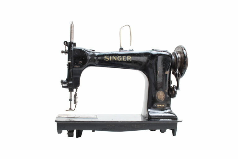 singer-12W221-01-01-industrial-black-museum-global-xm-web