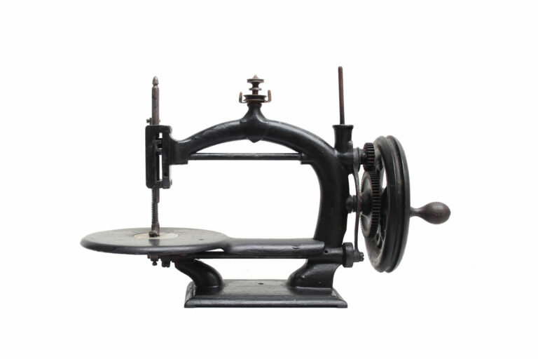 guelph-sewing-machine-co-01-01-domestic-musuem-global-xl-web