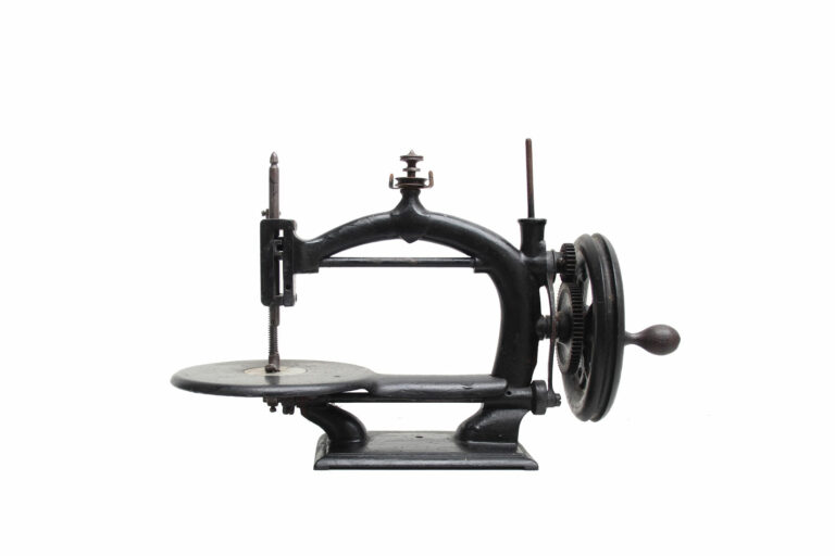 guelph-sewing-machine-co-01-01-domestic-musuem-global-xm-web