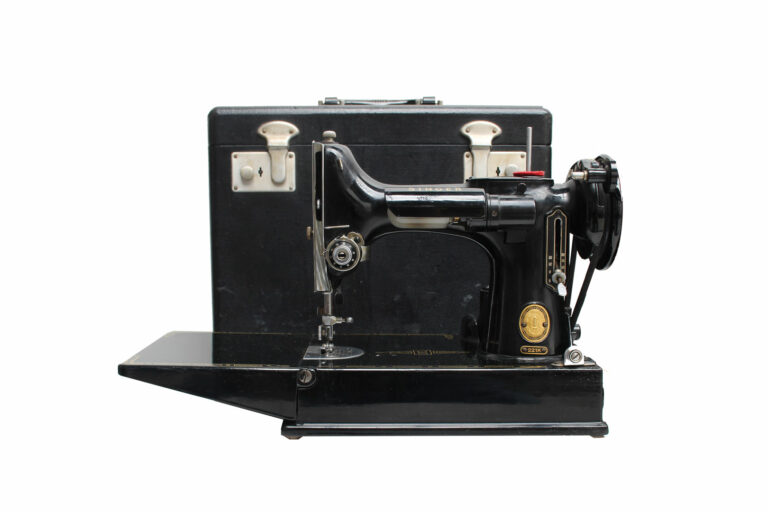 singer-221k-01-01-domestic-black-museum-global