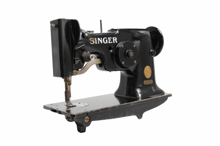 Singer-107W3-01-03-industrial-black-museum-global-web