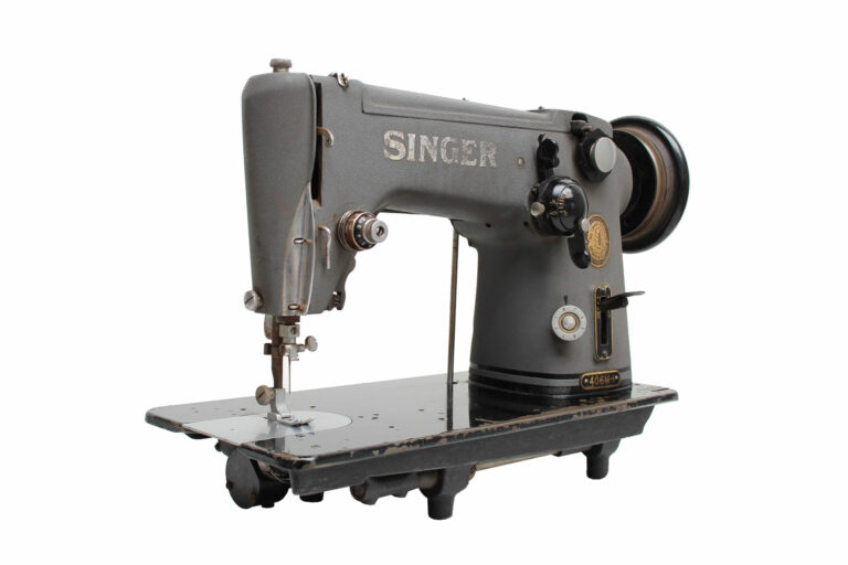 singer-406M-01-03-semi-industrieel-grijs-museum-global-web