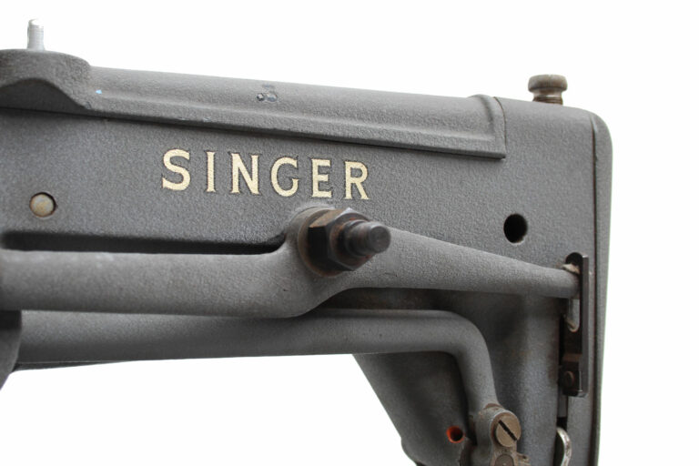 singer-406M-01-04-semi-musée-gris-industriel-global-web