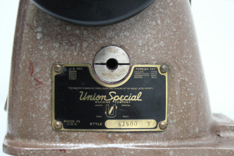 union-special-61400-T-01-02-industriel-hammerd-brown-musuem-global-web