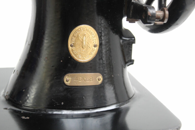 singer-45k58-01-02-industrial-heavy-usa-black-musuem-global-web