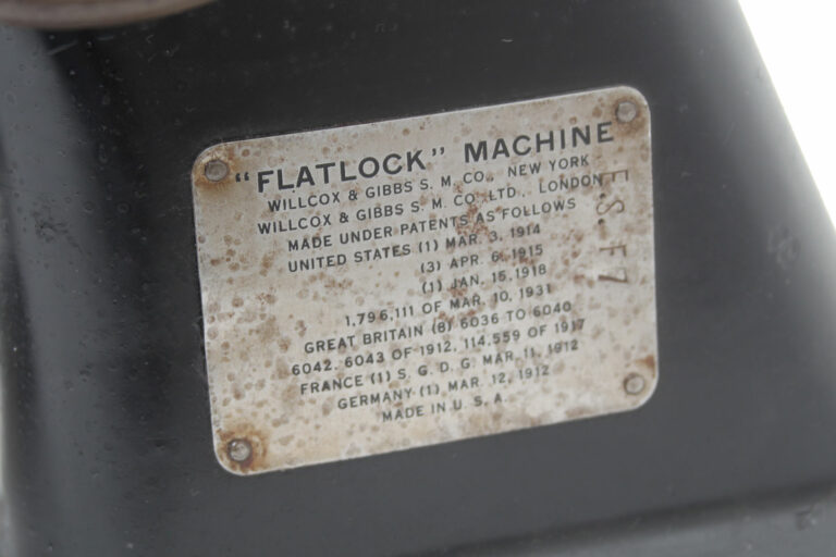 willcox-&-Gibbs-flatlock-1311-01-02-industrieel-zwart-usa-museum-global-web