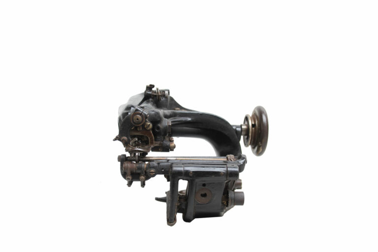 American-Blind-Stitch-Machine-new-dearnborn-model-9-01-01-musuem-global-xs-web