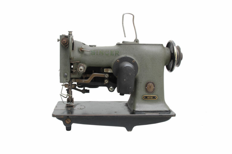 singer-107G1-01-01-industrial-us-black-museum-imca-musuem-xxxs-web