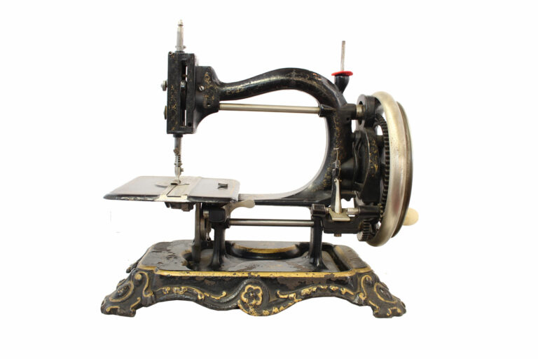 R-M-WANZER-&-Co-A-series-01-06-musuem-global-cs-web