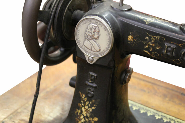 the-howe-machine-co-f6-01-05-domestic-uk-musuem-global-web