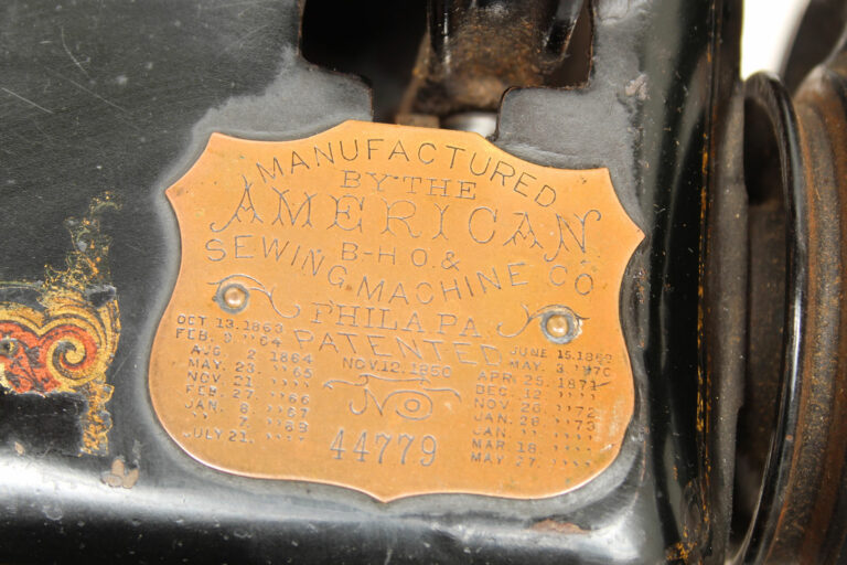 AMERIKAAN-BUTTON-HOLE-OVERSEAMING-&-Snaaimachine-Company-no-05-07-museum-global-web