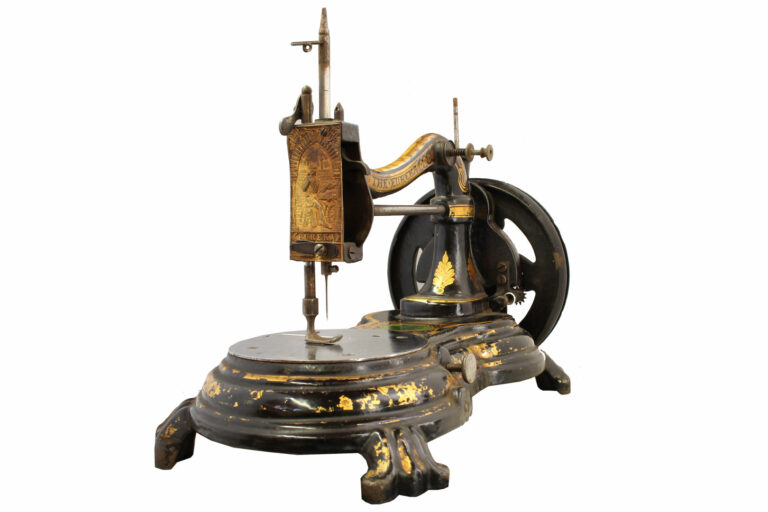 The-imperial-Sewing-Machine-Company-The-Eureka-01-03-domestic-uk-museum-global-web