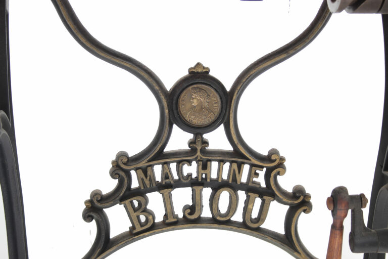Bijou-no-2-01-04-domestic-treadle-france-imca-museum-global-web