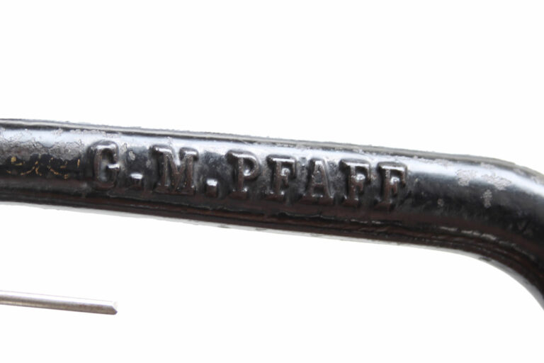 pfaff-c-01-04-einheimische-laufende-steppstich-tretmaschine-musuem-imca-global-web