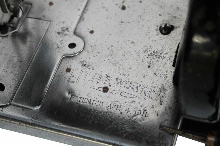 New-Home-Sewing-Machine Co-The-Little-Worker-domestic-series-02-us-msueum-global-web