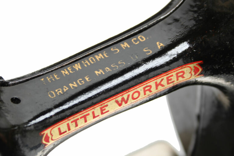 New-Home-Sewing-Machine Co-The-Little-Worker-domestic-series-04-us-msueum-global-web