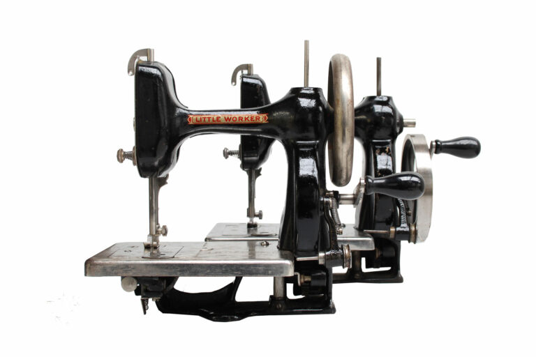 New-Home-Sewing-Machine Co-The-Little-Worker-domestic-series-07-us-msueum-global-m-web